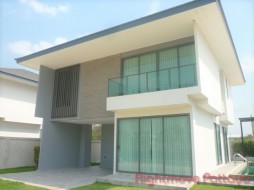 Patta Ville House In East Pattaya